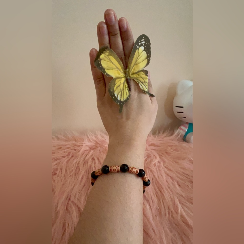 🤩Handmade Beautiful Bracelet Good For Gifts 🥰okay check the picture and video